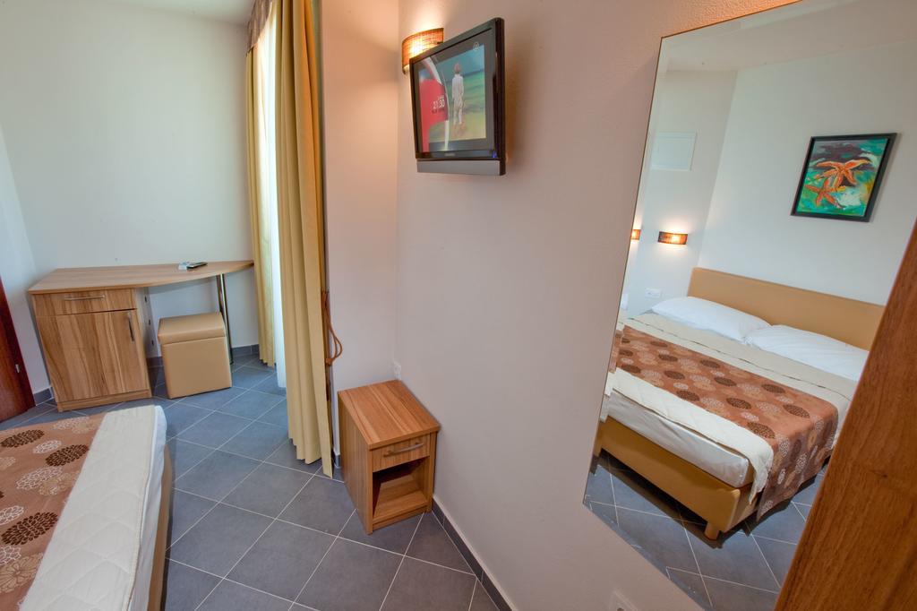 Hotel Sirena Podgora Kültér fotó